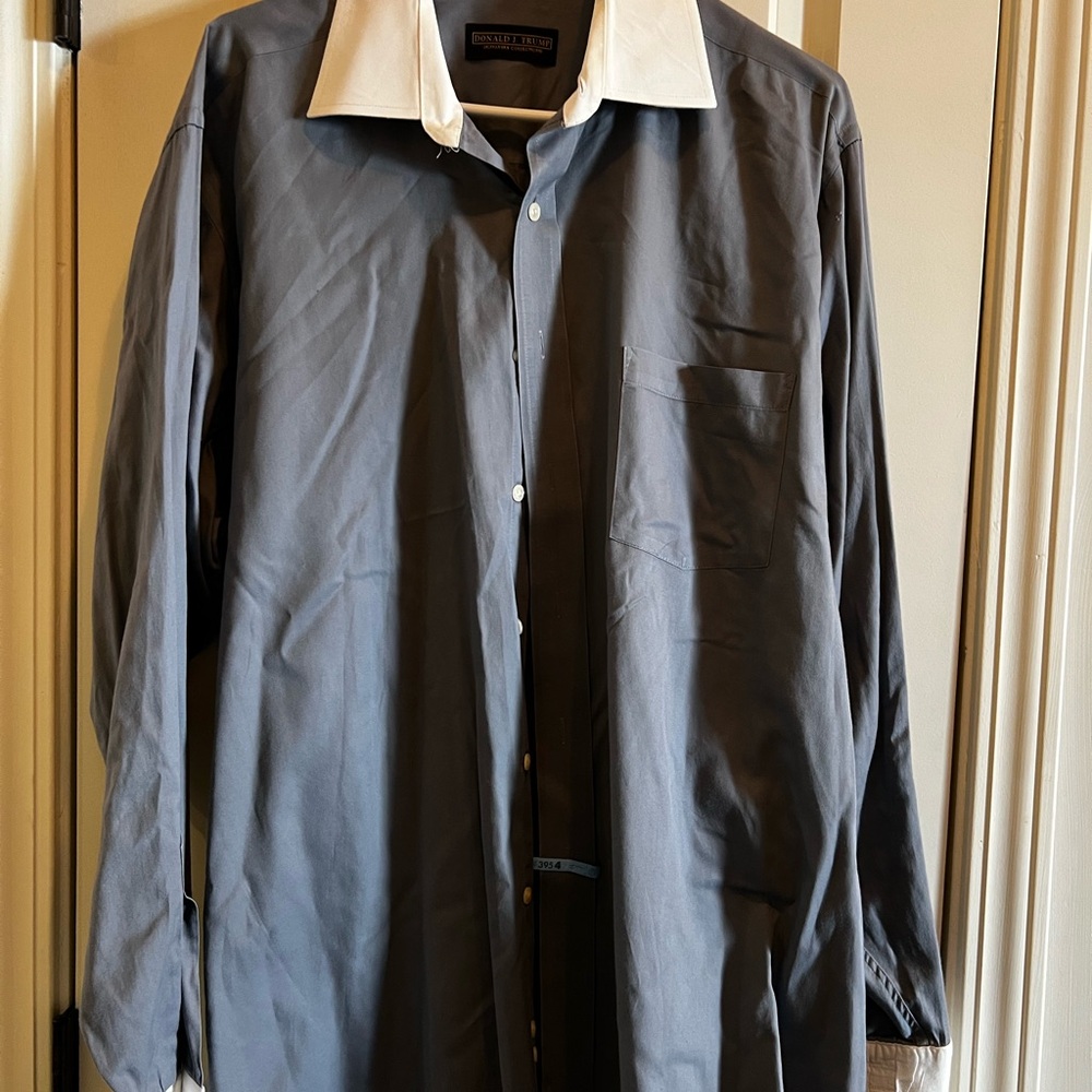 Men's Gray Button Down Shirt